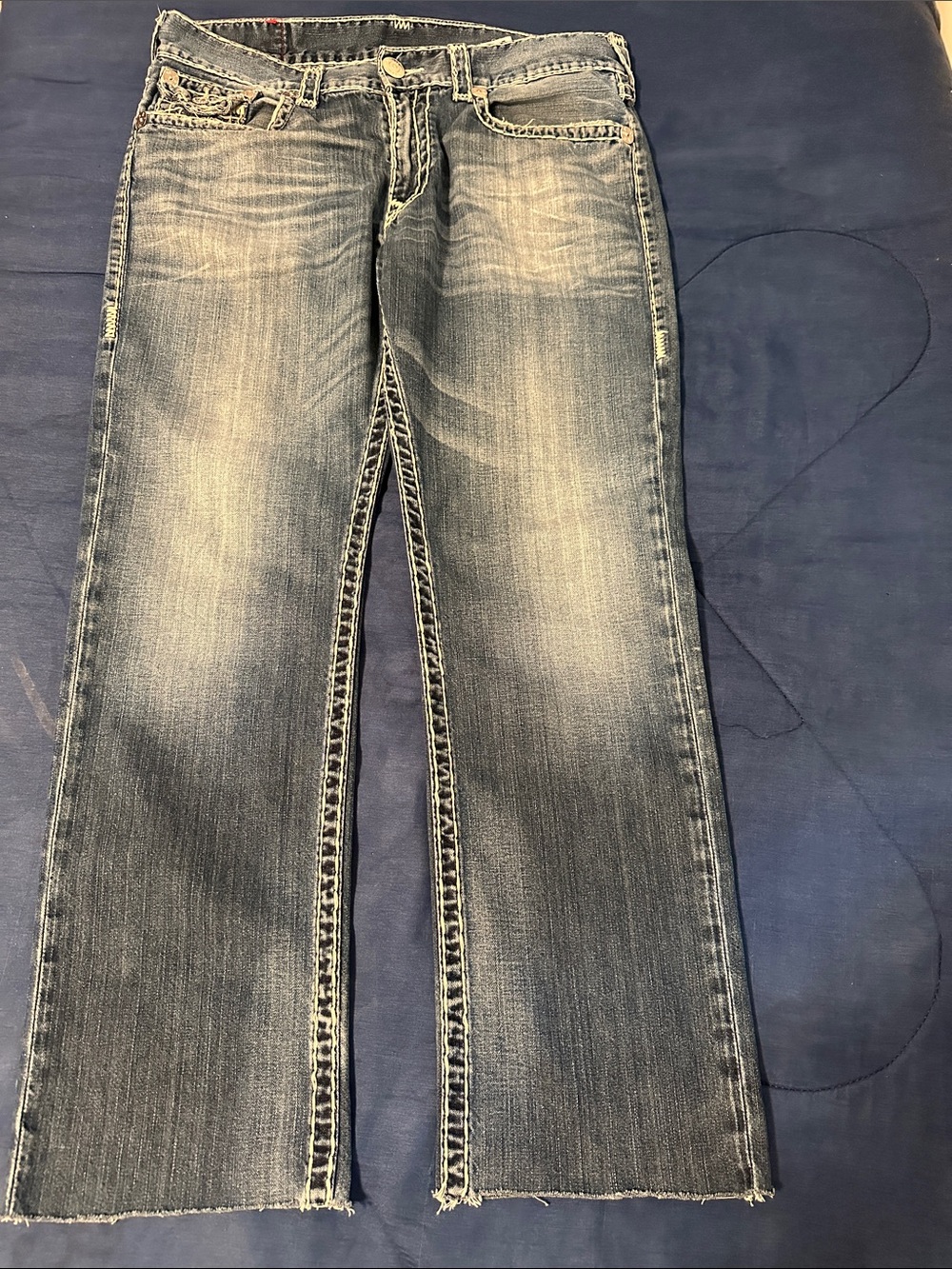 True Religion Men’s Straight Jeans in Washed Blue - Picture 3 of 5